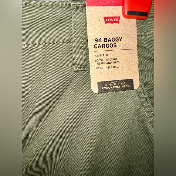 Levis vintage y2k cargos. NWT 28x30 olive green! - Picture 2 of 8